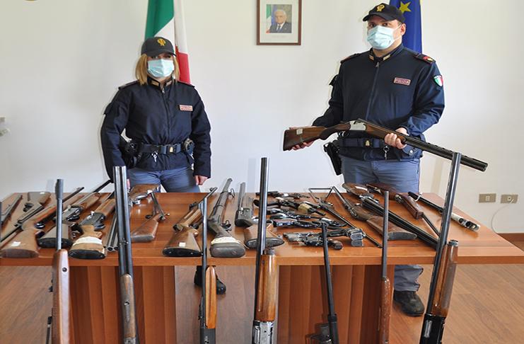 Stretta nei controlli sulle armi: la Questura di Prato invia 926 diffide