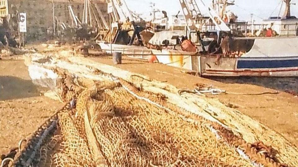 Monte Argentario, i piccoli pescatori denunciano le attività a strascico illegali
