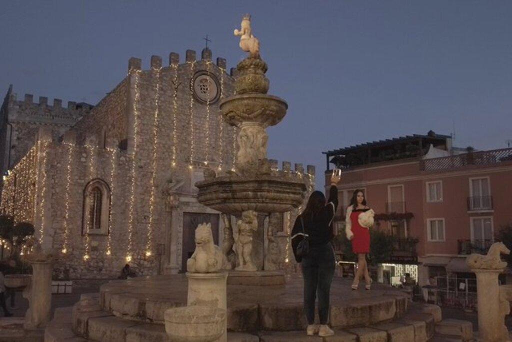 Natale luminoso a Taormina, cartellone con mostre e concerti