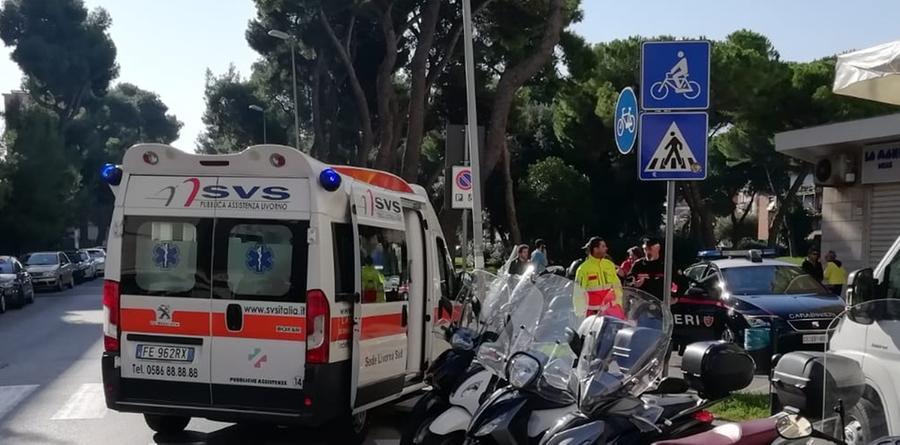 
	Un'ambulanza della Svs in un intervento congiunto con i carabinieri (foto d'archivio)

