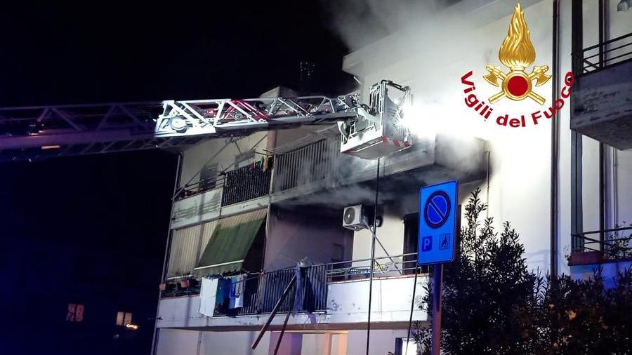 Esplode appartamento per una fuga di gas, evacuata la palazzina