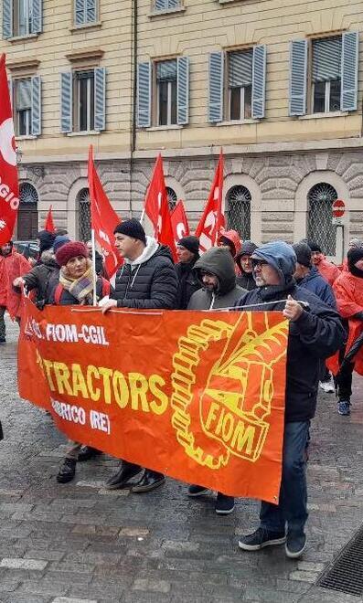 «La manovra attacca i poveri» In piazza cinquemila lavoratori