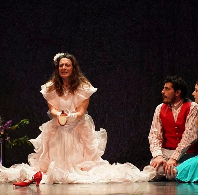 Scarpette rotte di Emma Dante una bella favola per tutte le età