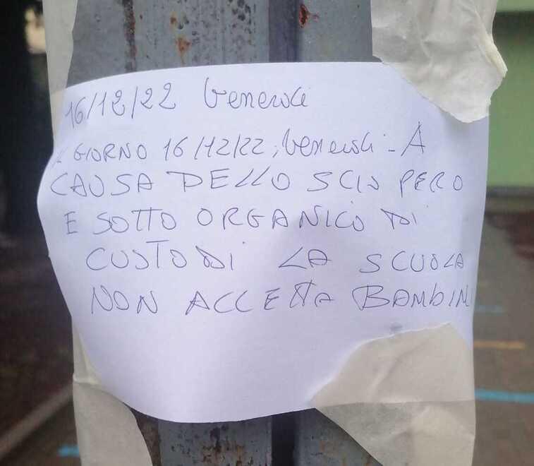 «La scuola non accetta bambini»: il cartello di avviso che fa discutere