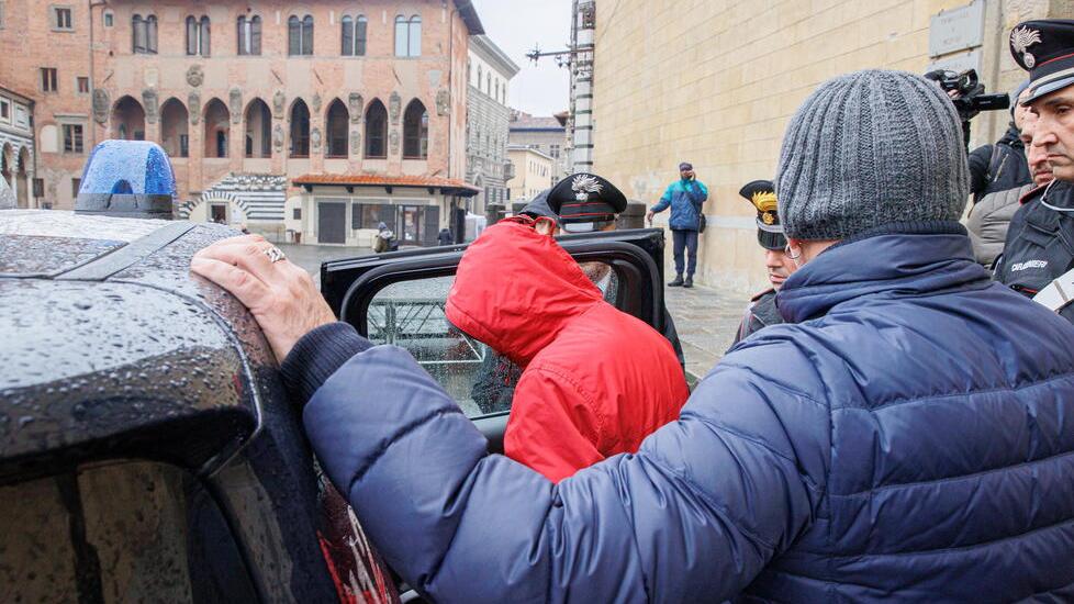 Omicidio di Buggiano, quando gli ha dato fuoco il padre non era ancora morto