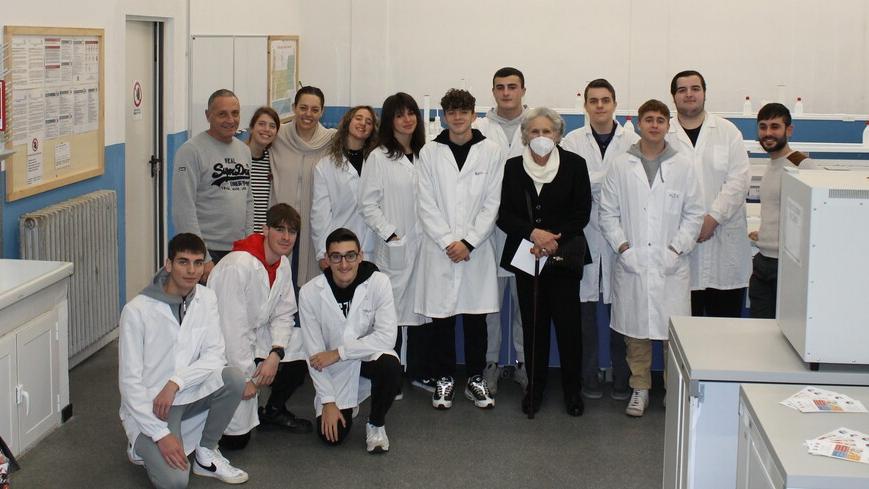 Chimica: con il nuovo laboratorio Istituto Benedetti all’avanguardia