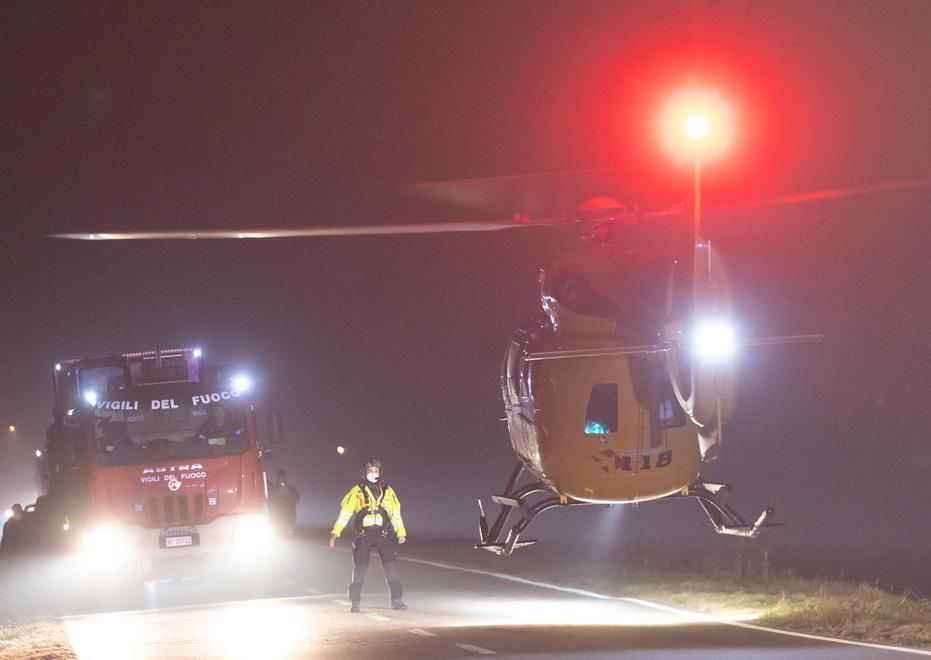 Medolla. Schianto nella notte, è grave un 24enne