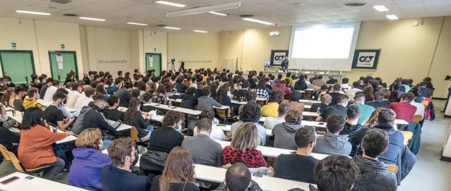 
	Un&rsquo;aula universitaria

