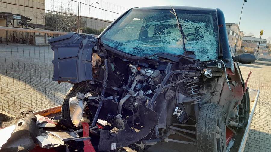 Longastrino, arrestato il conducente del furgone fuggito dopo lo scontro con il mini car