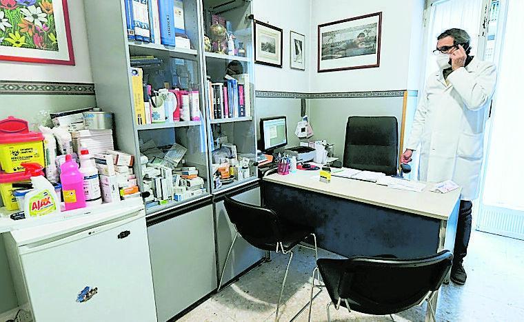 Lo studio di un medico di base (foto d’archivio)