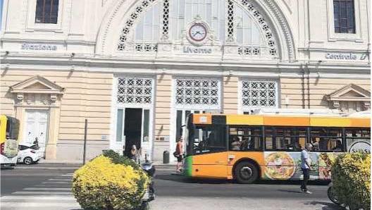 La facciata della stazione