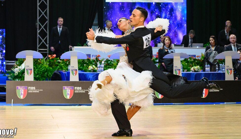 Francesco e Debora fra le stelle. Sono campioni del Mondo di danza