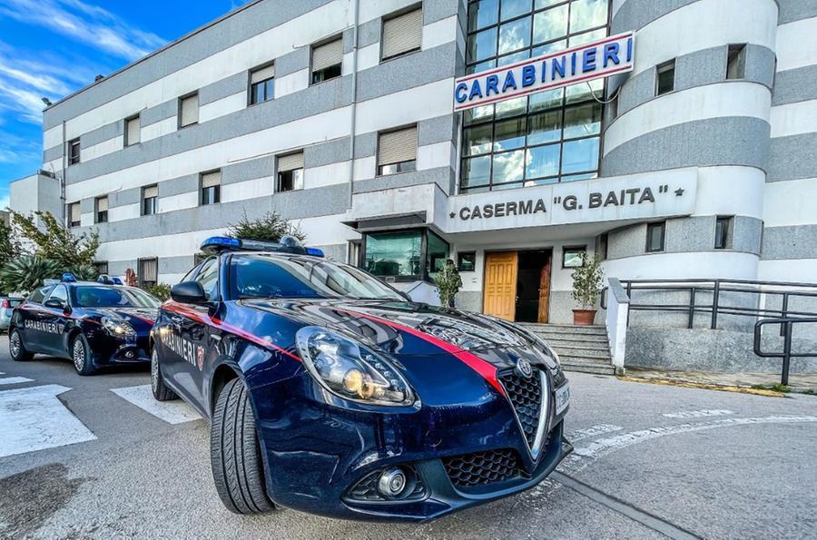 Aggredito e rapinato ad Alghero: due arrestati