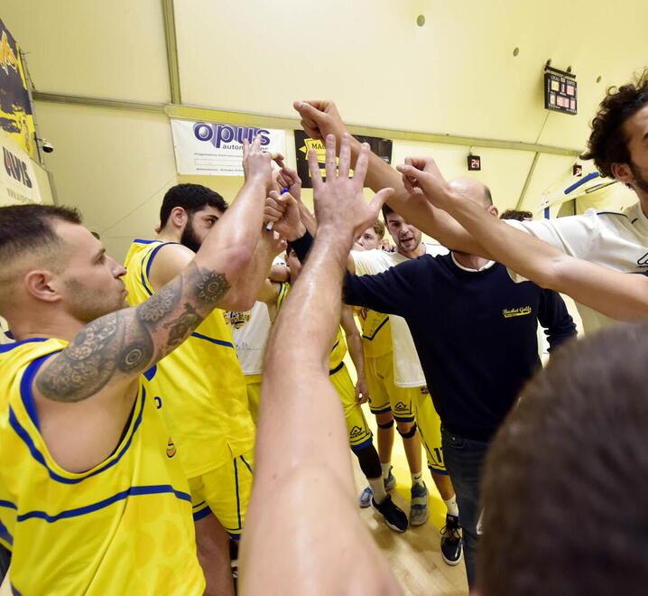 I gialloblù festeggiano (foto Pabar)