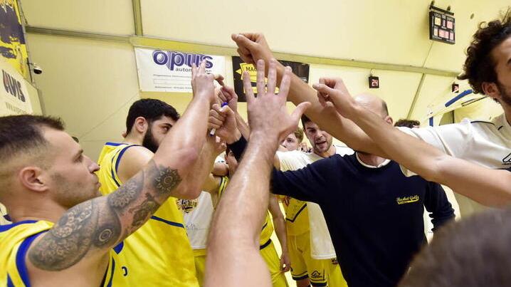 I gialloblù festeggiano (foto Pabar)