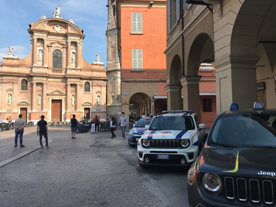 Ordinanza antialcol a Reggio Emilia, in cinque mesi 42 sanzioni in centro storico: quadrilatero sorvegliato speciale anche a Natale