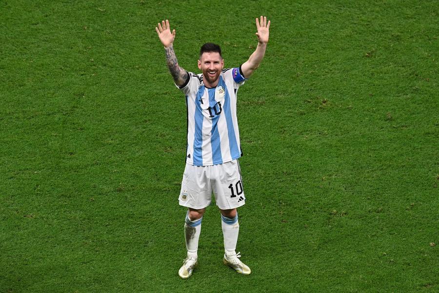 La coppa del mondo è l’ultimo tassello, così Messi si è liberato dell’ombra di Maradona