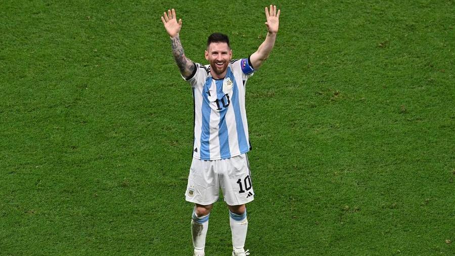 La coppa del mondo è l’ultimo tassello, così Messi si è liberato dell’ombra di Maradona
