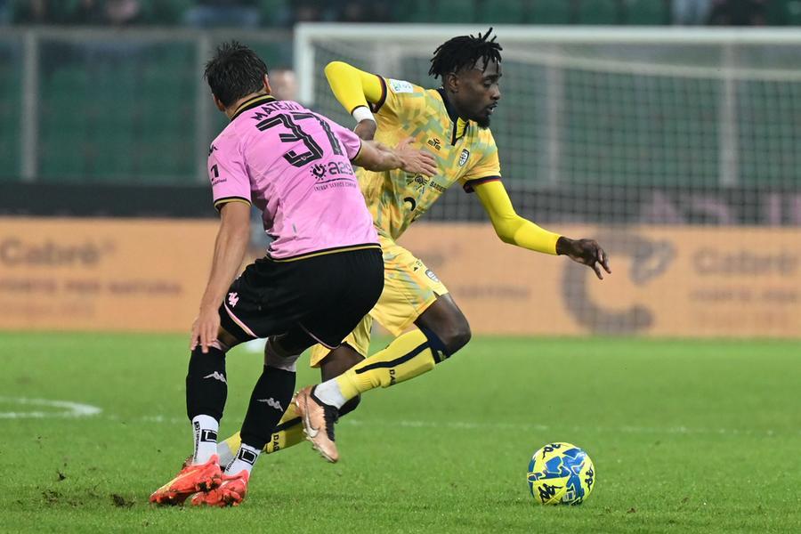 
	Makoumbou in azione a Palermo

