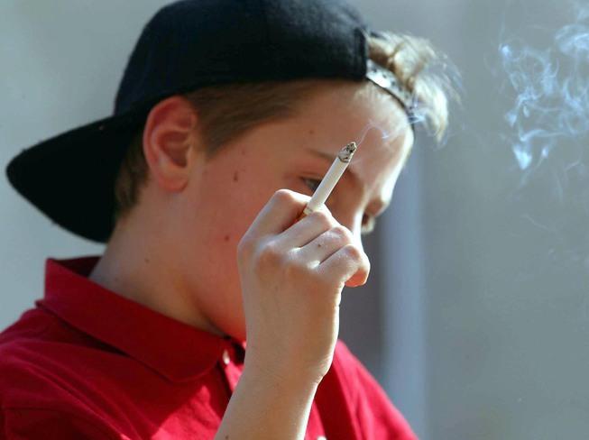Divieto di fumo a vita per gli under 14 I giovani modenesi si interrogano