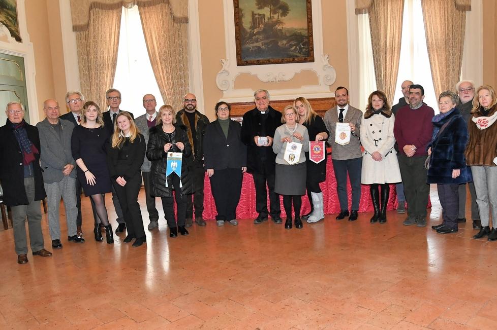 Modena. Da Lions e Leo Club doni per i più fragili 