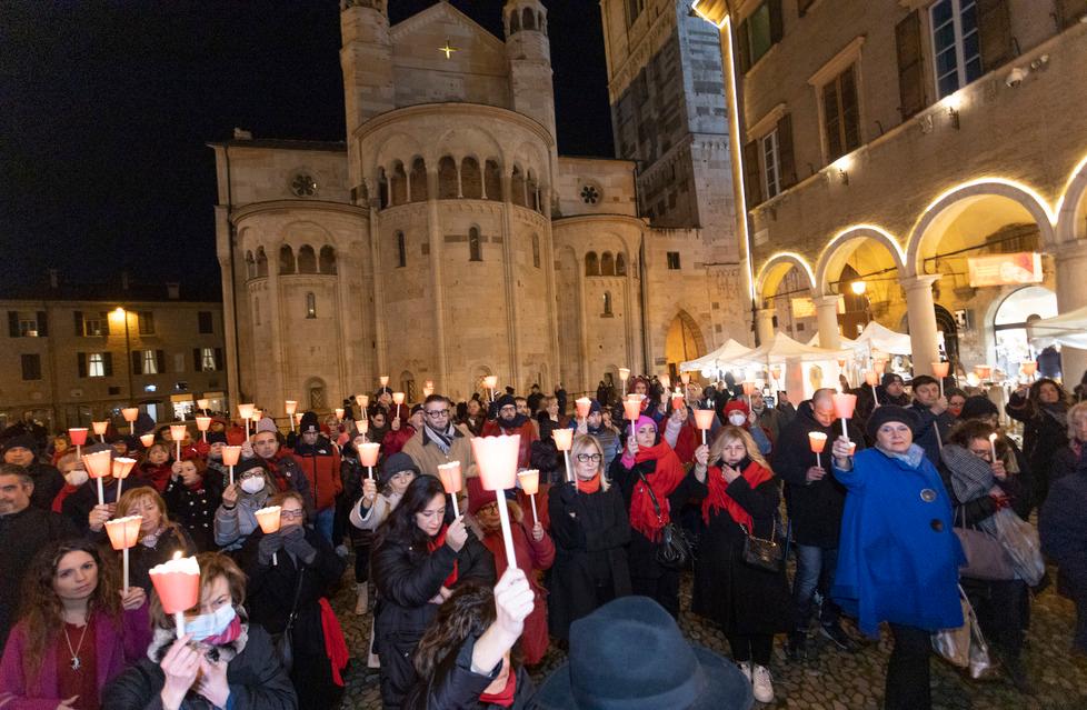 Femminicidio. Fiaccolata silenziosa per Alice Neri «Vogliamo verità e giustizia»