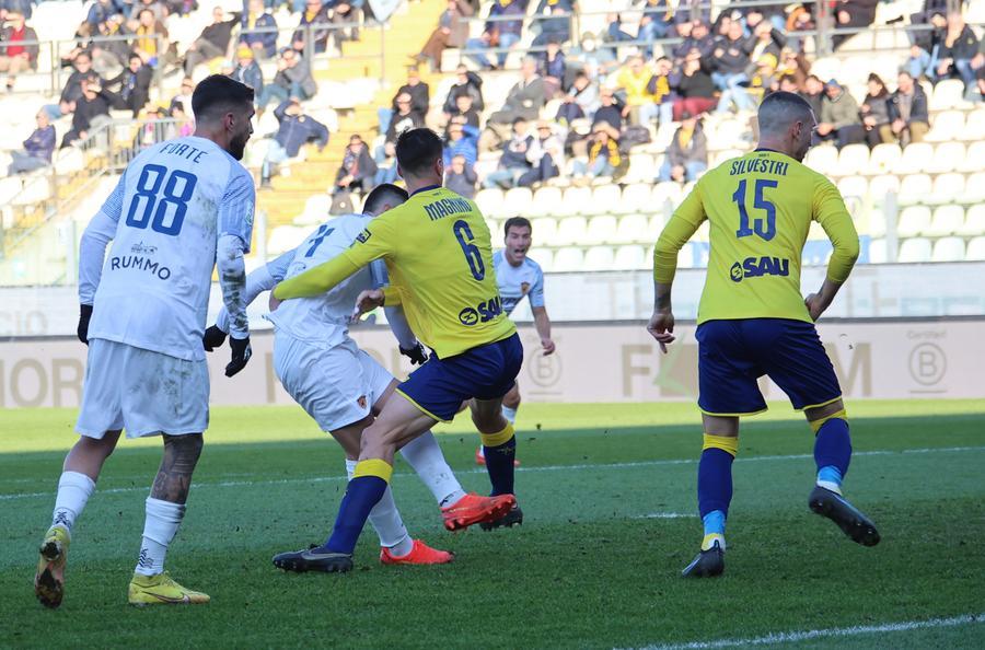 Modena. Tremolada in lacrime: problema al ginocchio Anche Azzi resta ai box Fantasista ed esterno in forte dubbio per Bolzano
