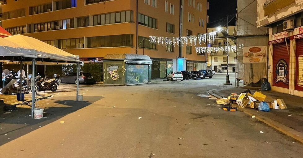 Livorno, un centro deserto che fa paura: le attività chiuse, le risse e i progetti per rinascere