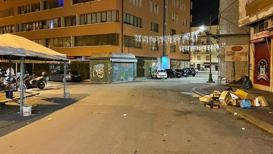 Livorno, un centro deserto che fa paura: le attività chiuse, le risse e i progetti per rinascere