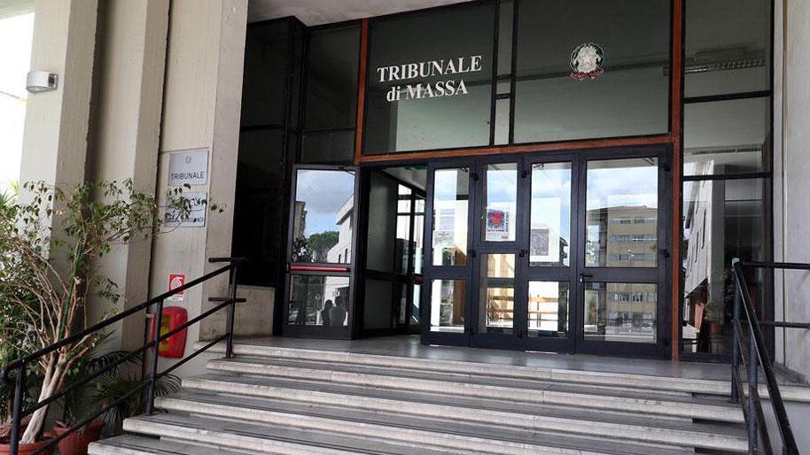 Infermiere Asl si assentava dal lavoro per andare nella coop di cui è socio: condannato