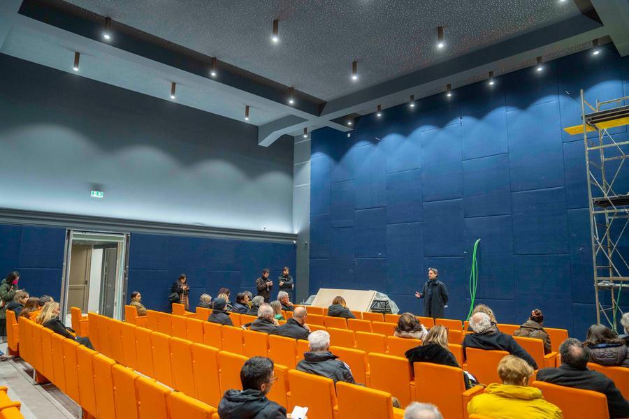 Cento posti e uno schermo di 8 metri: riapre dopo nove anni il cinema Astra