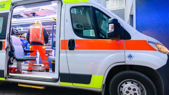 Cade dal tetto, muore operaio di 46 anni