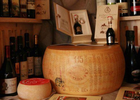 Dal Parmigiano al vino la cesta è Made in Modena 