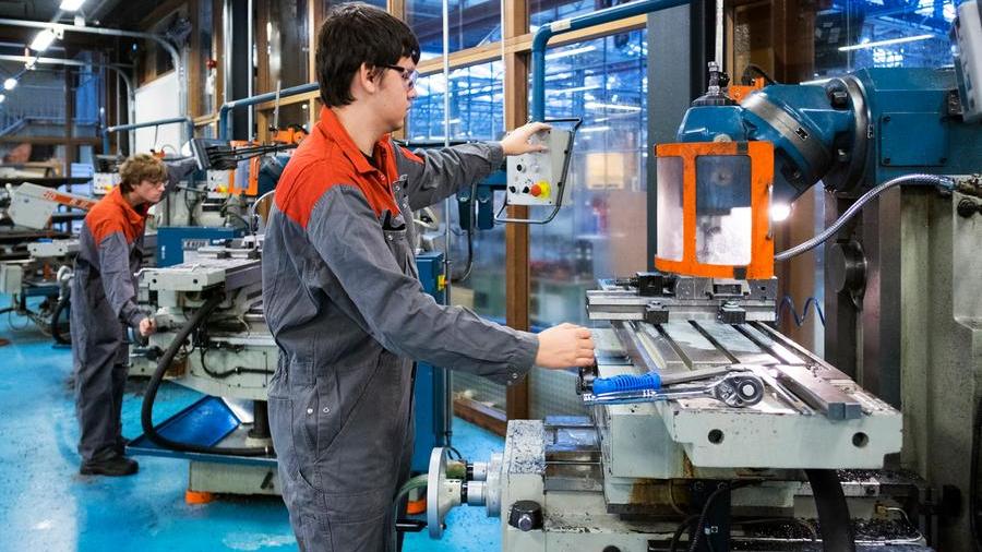 In provincia di Pisa non mancano le aziende alla ricerca di personale (Foto ZUMAPRESS.com / AGF)