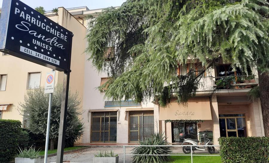 Prato, finge di essere vicina alle nozze: poi ruba da estetiste e parrucchiere