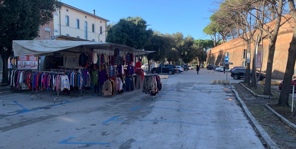 Grosseto, bancarelle natalizie in crisi: «Si riveda il piano comunale»