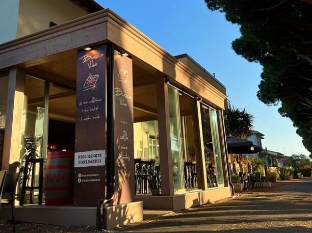 L’ingresso del Busca Vida su viale della Repubblica a Cecina
