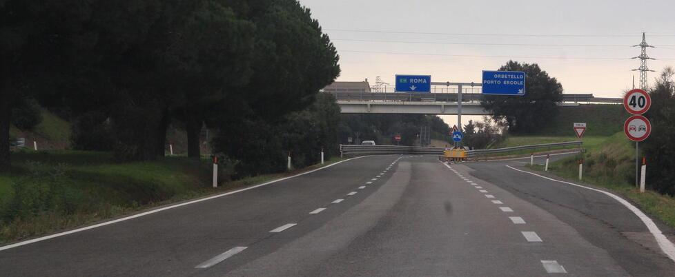 Un tratto della Tirrenica allo svincolo per Orbetello in direzione Roma (foto Enzo Russo)