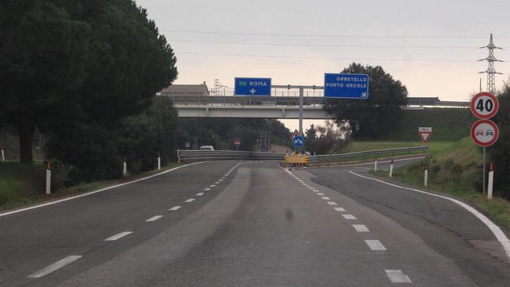 Un tratto della Tirrenica allo svincolo per Orbetello in direzione Roma (foto Enzo Russo)