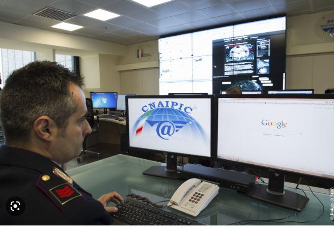 Acquisti sul web, i consigli della polizia postale contro le truffe online