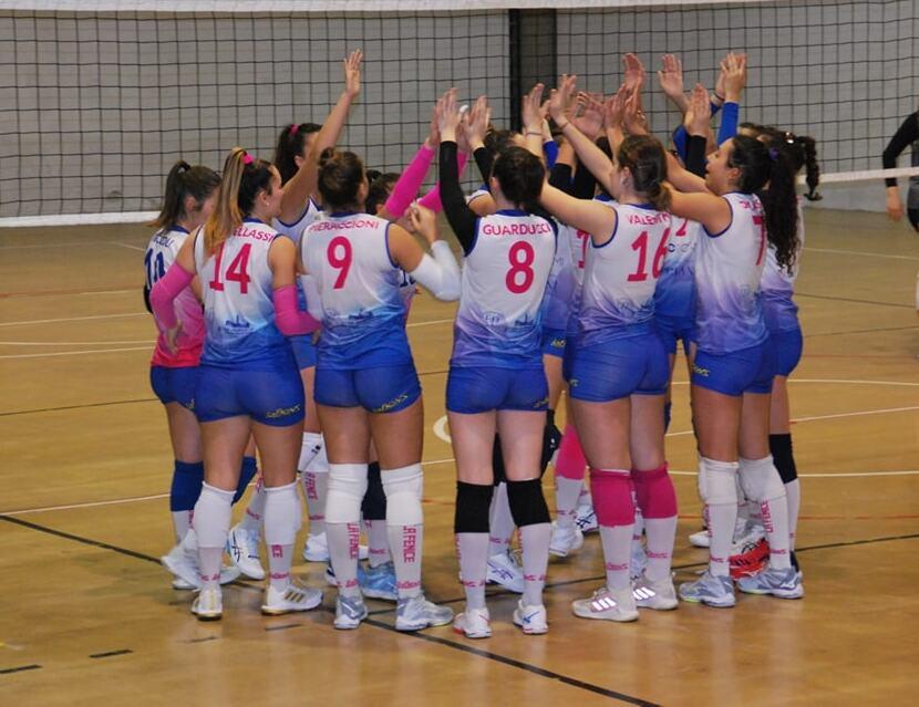 La formazione fucsiablù targata La Fenice di serie B2