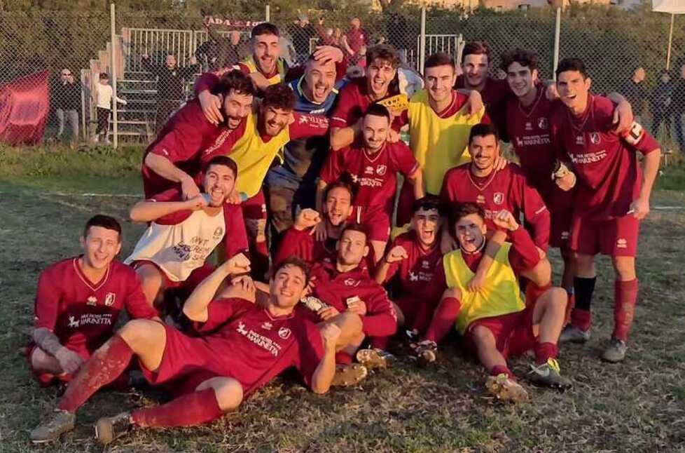 La squadra del Vada campione d’inverno in Seconda Categoria