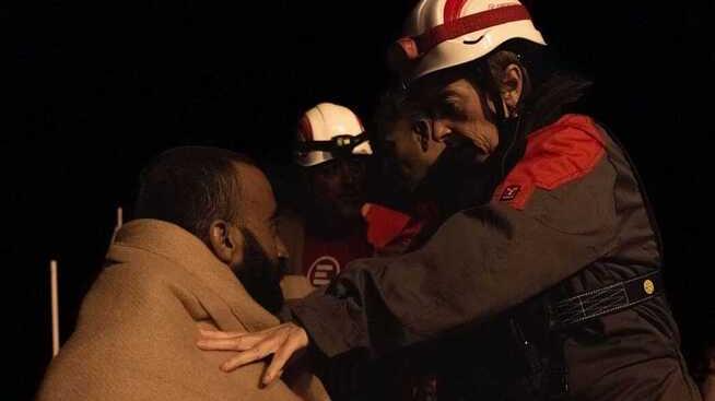 I disperati sulla nave verso Livorno: «Noi, picchiati e torturati dai libici»