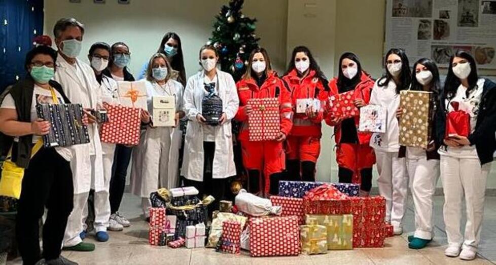 Formigine. Un carico da 500 regali ai bimbi del Policlinico «Grazie a chi ha donato» 