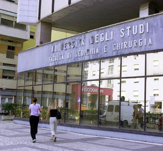 Università di Modena. Bufera a Medicina: chat sessiste per dare voti al fisico delle dottoresse specializzande. Aperta indagine interna