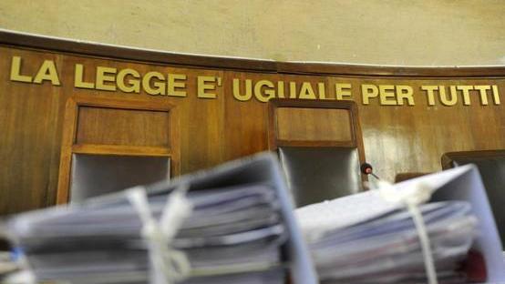 Sesso con una 15enne, condannato allenatore della Valdera. Lei lo difende: «Lo amo, non mi ha costretta»
