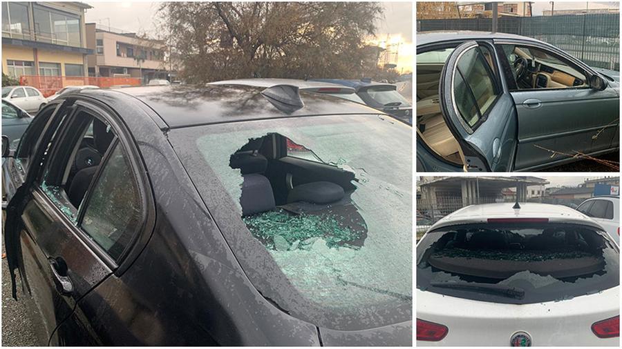 Raid vandalico: spaccati i vetri delle auto in via Ponchielli