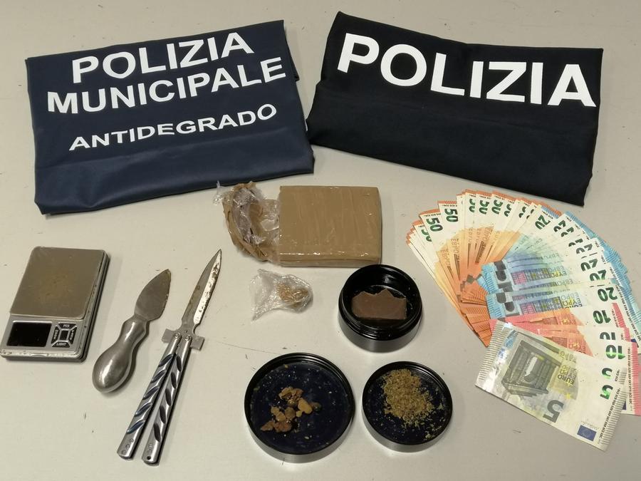 Firenze, arrestato il pusher digitale. Si serviva di messaggi capaci di autodistruggersi