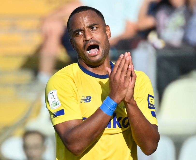 Modena. Rubati i fari della Porsche del calciatore Davide Diaw
