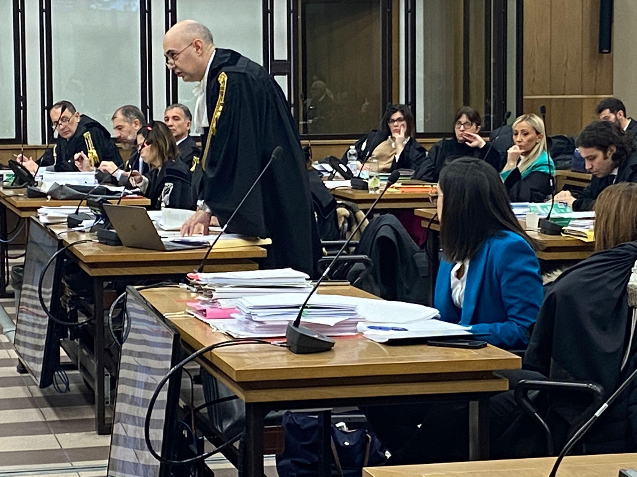 Affidi illeciti. La difesa: «le lesioni sui minori sono un reato prescritto»